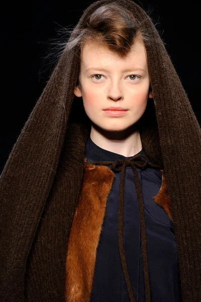 Look 50